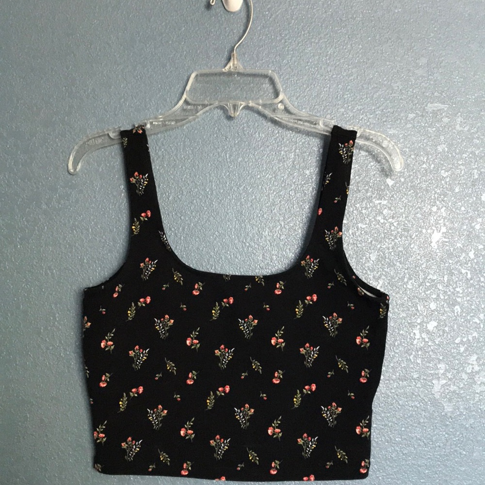 BLACK CROPPED TANK TOP with FLOWERS